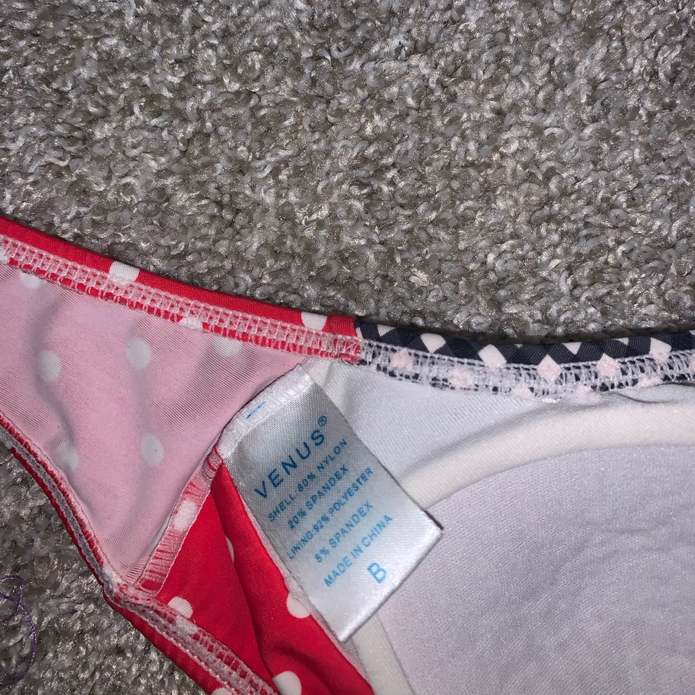 Venus Red & Black Plaid Bikini Top size B (M) - Picture 7 of 7